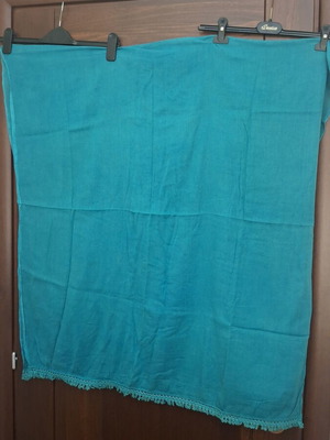 Scarf from India like new, petrol color, elongated with trim