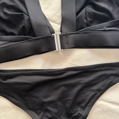 H&M swimsuit top size 38 and bottom size 36 like new, black