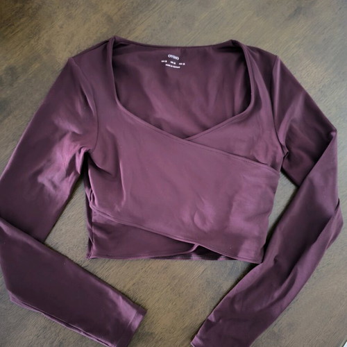 Oysho long sleeve top new, size medium, burgundy