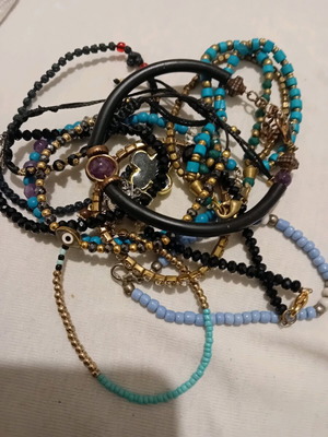 Bracelets like new, pack of 10 multicolored
