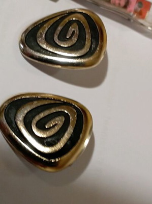 Σετ σκουλαρίκια κουμπωτά, καρφίτσα mother of pearl και σουγιαδάκι Κρήτης σαν καινούργιο