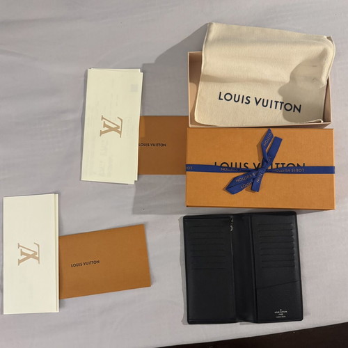 Louis Vuitton men's wallet new, black