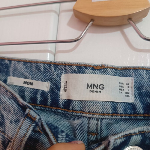Mango Mom Fit Jeans used, size 34, light blue stone wash