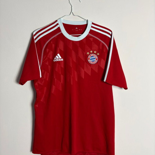 FC Bayern Munchen jersey size L Formotion