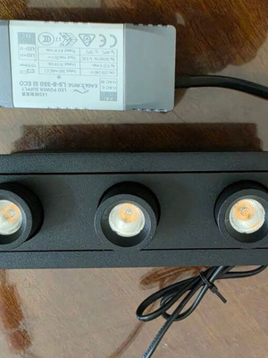 Colors Linear Lighting recessed triple LED spot, 7W, 3000K warm light, CRI>90, 3 adjustable spots