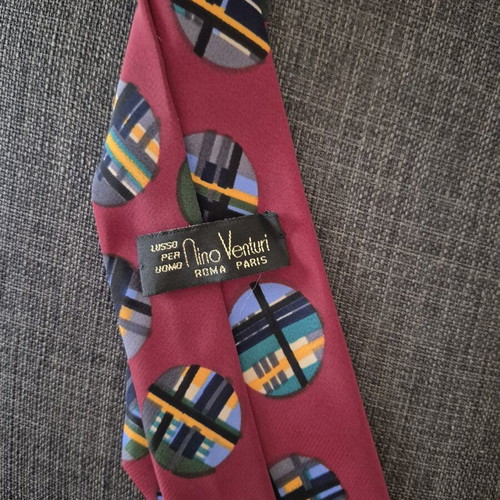 Vintage tie like new, burgundy with blue patterns
