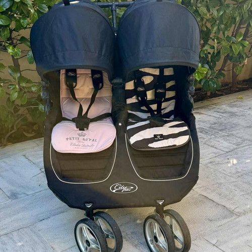 City Mini Double Baby Jogger twin stroller like new with double front wheels