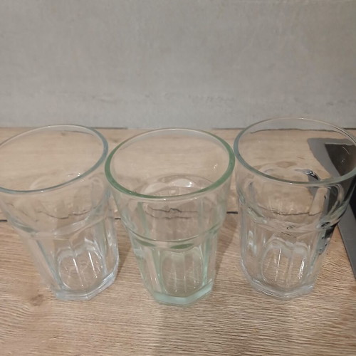 Set of 5 drinking glasses, 3 large and 2 small