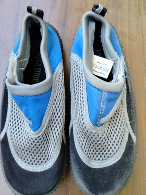 Aqua shoes used, size 30-31