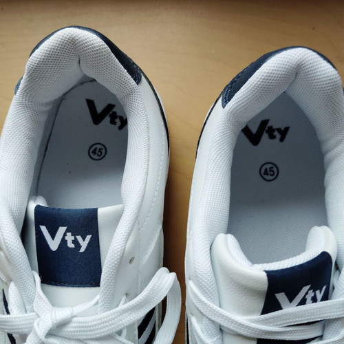Leather sneakers new, white, sporty, size 45