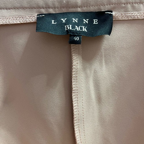 Lynne fabric pants like new, size L