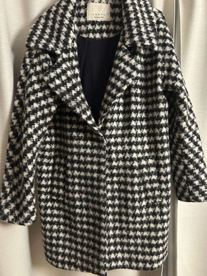 Lynne women's coat like new with warm fleece black and white