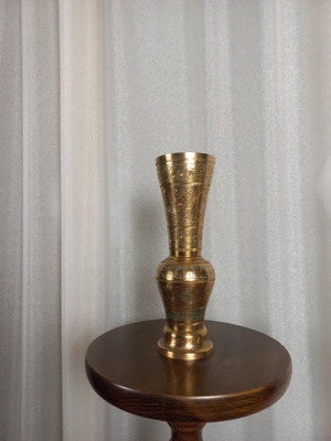 Brass vase like new from Asia