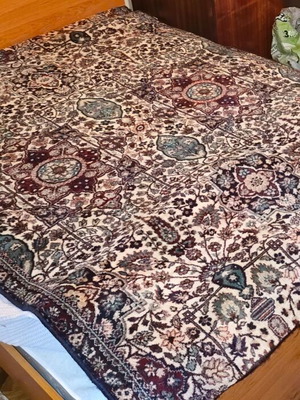 Large Persian rug 145x200 cm like new, 100% Bulgarian wool
