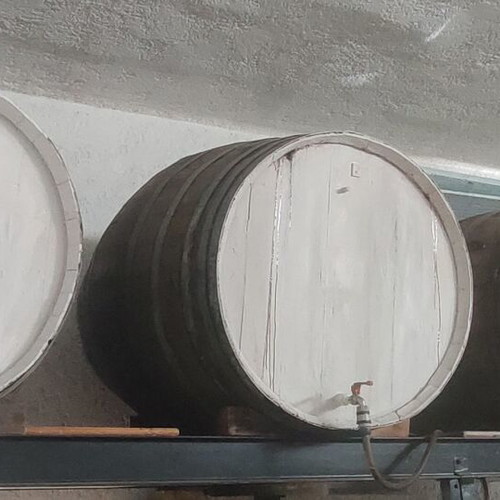 Wine barrels used, 800-1000 kilograms