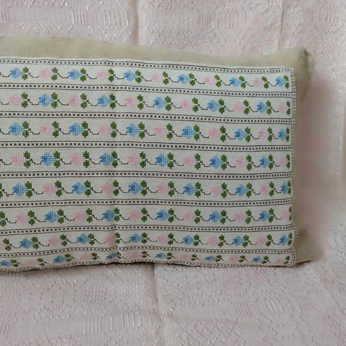 Decorative pillowcase like new, burlap with embroidery 63x35