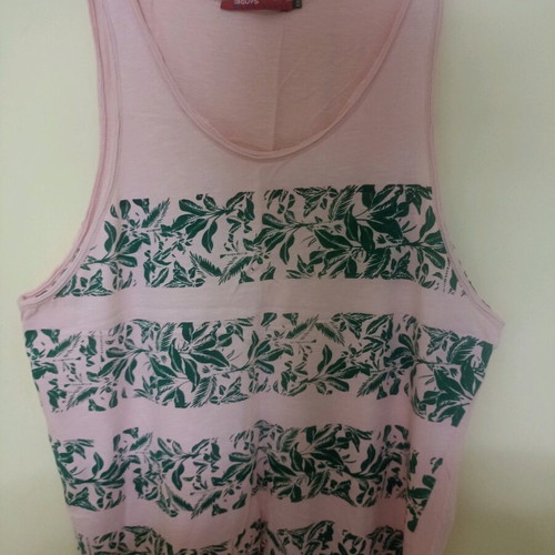 3Guys sleeveless shirt like new, pink with green patterns, size L