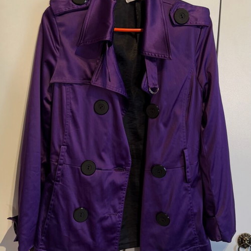 Purple outerwear like new, size S
