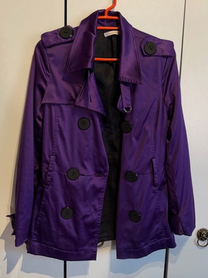 Purple outerwear like new, size S