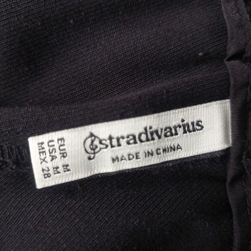 Stradivarius fabric shorts size M black like new