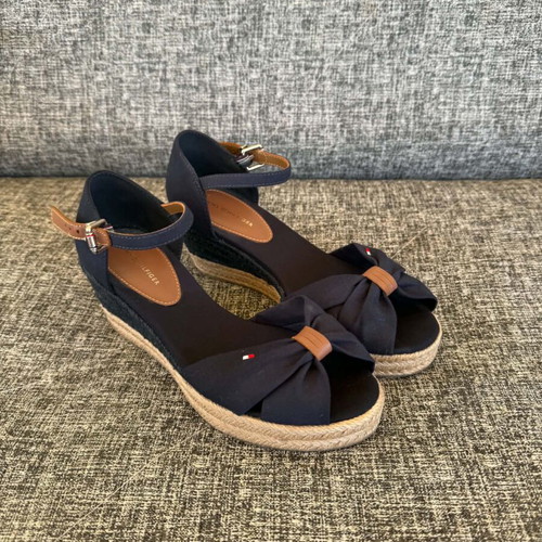 Tommy Hilfiger women's sandals size 37, blue