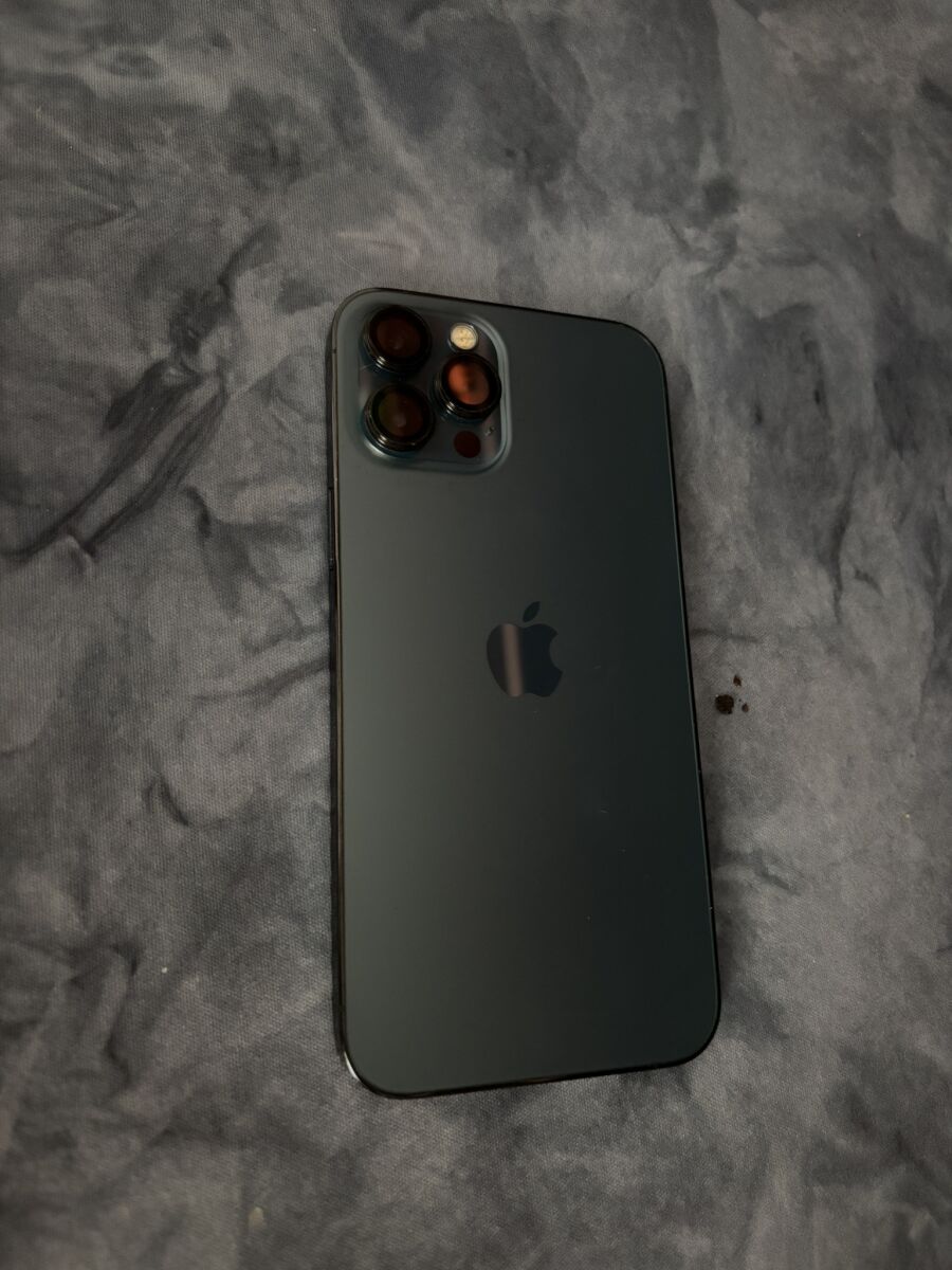 iPhone 12 Pro Max 128GB like new, blue,… - € 200,00 - Vendora.cy