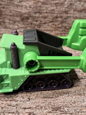 HULK Avengers car new with 14 cm Hulk figure