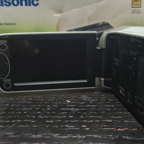 Panasonic HDC-SD40 videocamera like new, Full HD, 16.8x zoom