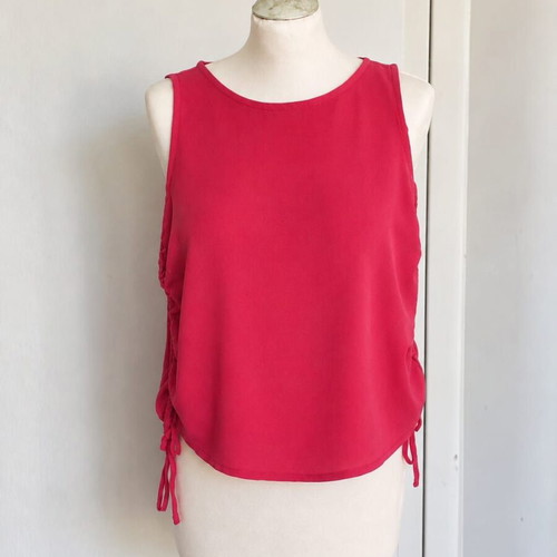 H&M Divided Cherry Sleeveless Crop Top like new, size EUR 40 S/M