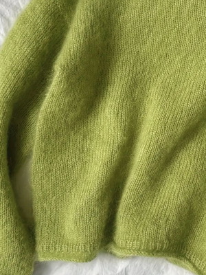 Green pullover new, unworn