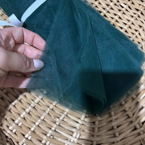 Tulle cut pieces in dark green and ecru, 90 pcs each, 35x35 cm