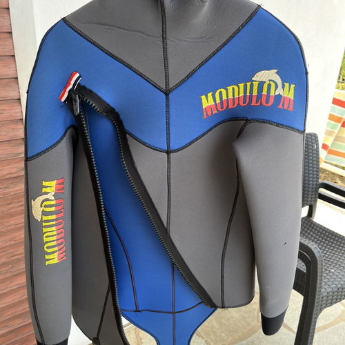 Diving suit 5mm jacket with hood used, size Medium