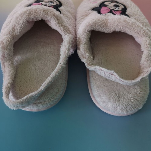 Disney Minnie Mouse kids' house slippers like new, size 28/29, pink