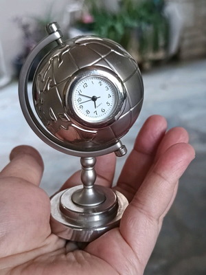 Daniel David Collection μικροσκοπικό επιτραπέζιο ρολόι υδρόγειος σαν καινούργιο