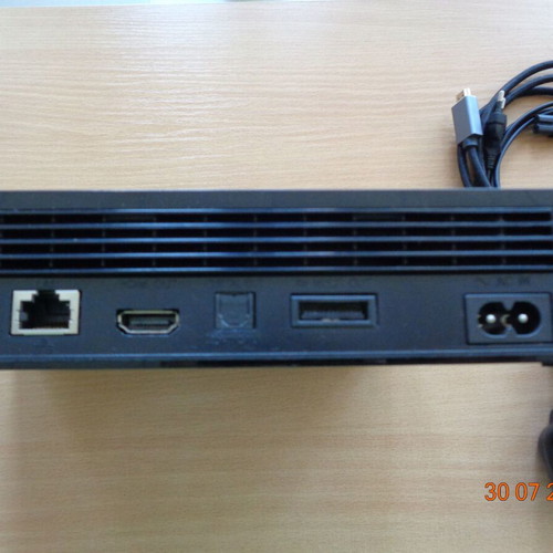 Sony PlayStation 3 Slim CECH-2004B 320GB like new with 2 games