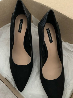 Stradivarius black pumps size 36 like new