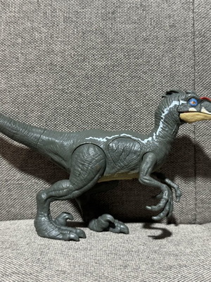 Mattel Jurassic World Epic Attack Velociraptor figure used