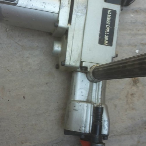 Electric chisel used with one chisel