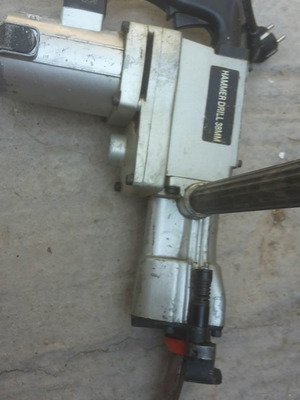 Ηλεκτρικό σκαφτικό μεταχειρισμένο με ένα καλέμι