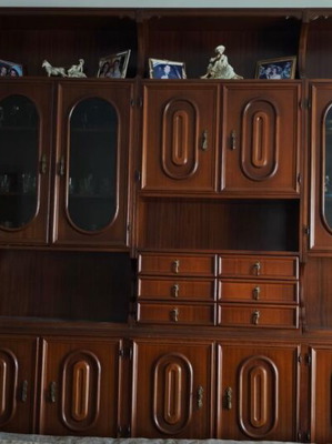 Mahogany unit like new with 2 display cabinets, drawers and cupboards