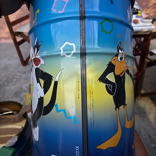LooneyTunes Collectible Tin Bucket 1999 used, large size