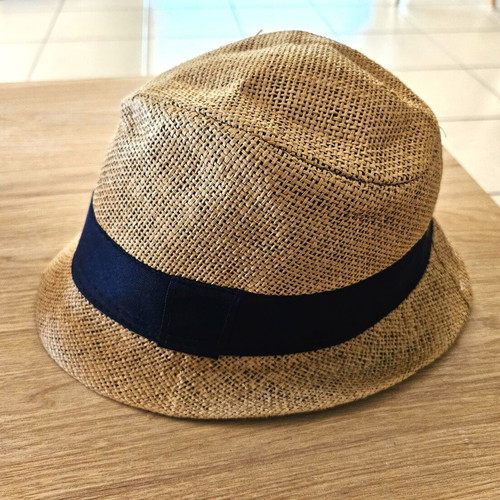 Karfil summer straw hat like new, size small