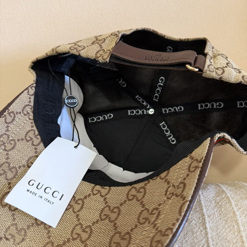 Gucci hat new, one size