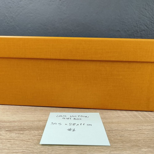 Louis Vuitton empty box used 30.5 x 28 x 11 cm