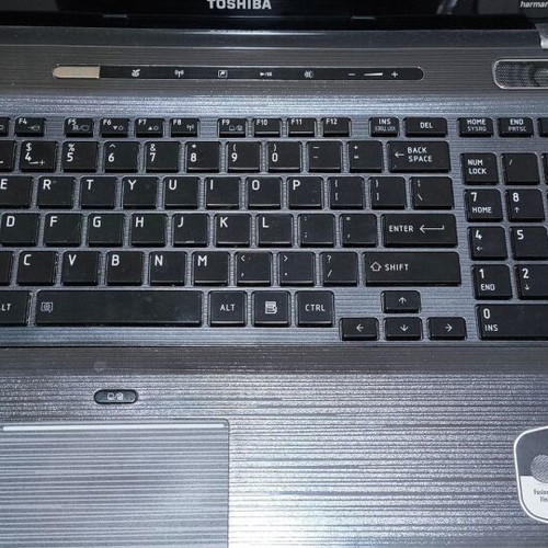 Toshiba Satellite P775-S7365 laptop used, for repair or spare parts