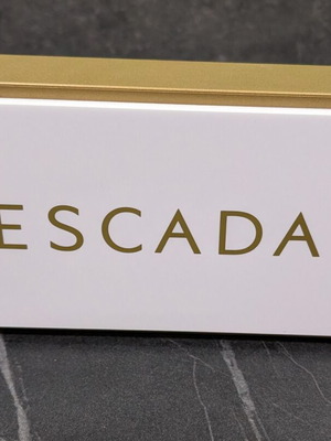 Escada Stand Display like new, counter-top 195x100x35mm