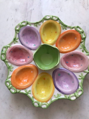 Ceramic Easter Egg Holder and Platter for 8 Eggs with Central Compartment