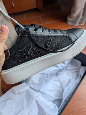 Karl Lagerfeld sneakers new, black, size 39, lace details