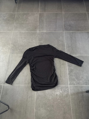 Shein pregnancy sweater like new, size large, black