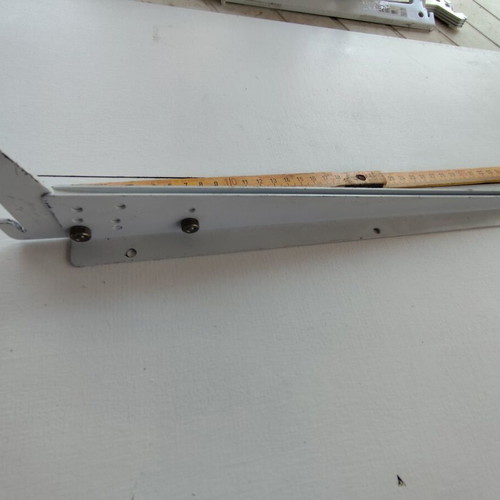 Element System metal shelf brackets, various sizes, white
